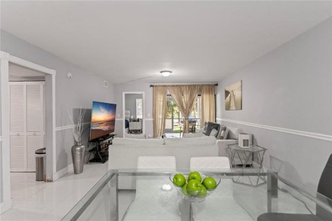 Copropriété à vendre à Coral Springs, Floride: 3 chambres, 102.19 m2 № 2392004 - photo 23
