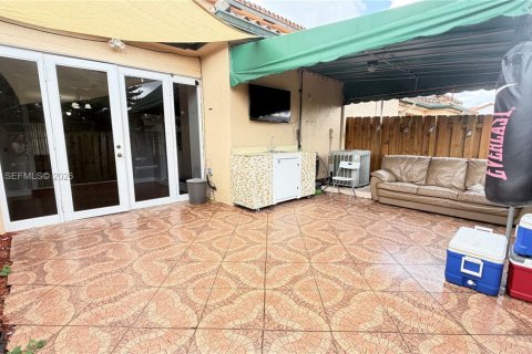 Touwnhouse à louer à Miami, Floride: 3 chambres, 139.45 m2 № 2065691 - photo 24
