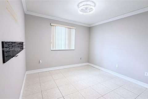 Touwnhouse à louer à Miami, Floride: 3 chambres, 139.45 m2 № 2065691 - photo 22