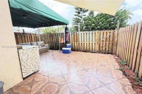 Touwnhouse à louer à Miami, Floride: 3 chambres, 139.45 m2 № 2065691 - photo 25