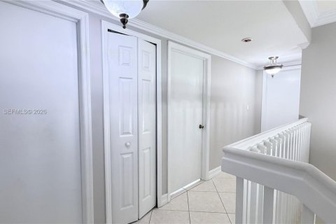 Touwnhouse à louer à Miami, Floride: 3 chambres, 139.45 m2 № 2065691 - photo 13