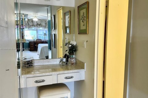 Купить кондоминиум в Санни-Айлс-Бич, Флорида 2 спальни, 138.24м2, № 1949427 - фото 16