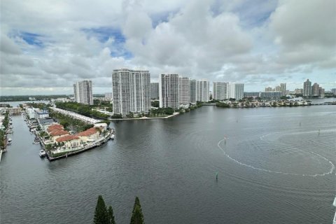 Купить кондоминиум в Санни-Айлс-Бич, Флорида 2 спальни, 138.24м2, № 1949427 - фото 1
