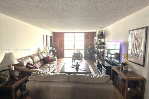 Купить кондоминиум в Санни-Айлс-Бич, Флорида 2 спальни, 138.24м2, № 1949427 - фото 4