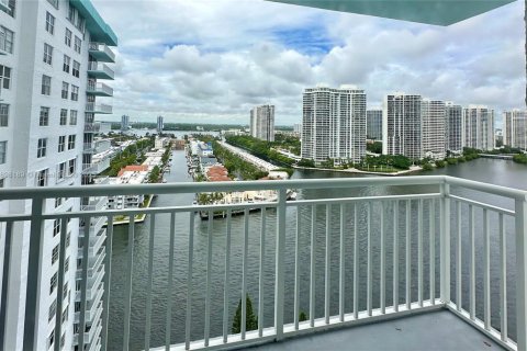 Купить кондоминиум в Санни-Айлс-Бич, Флорида 2 спальни, 138.24м2, № 1949427 - фото 21