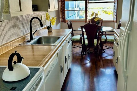 Купить кондоминиум в Санни-Айлс-Бич, Флорида 2 спальни, 138.24м2, № 1949427 - фото 9