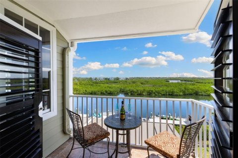 Townhouse in Tarpon Springs, Florida 4 bedrooms, 273.6 sq.m. № 1884472 - photo 26