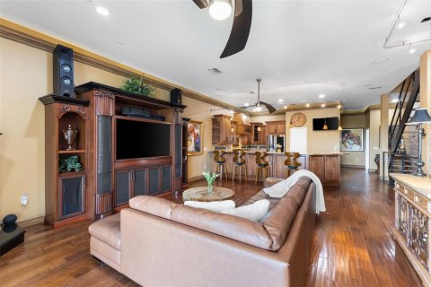 Townhouse in Tarpon Springs, Florida 4 bedrooms, 273.6 sq.m. № 1884472 - photo 14