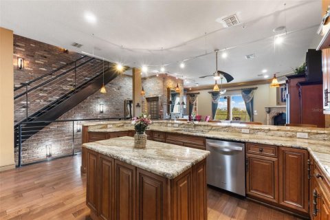 Townhouse in Tarpon Springs, Florida 4 bedrooms, 273.6 sq.m. № 1884472 - photo 8
