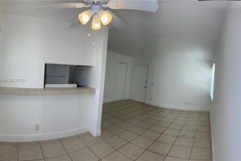 Condo in Coral Springs, Florida, 2 bedrooms  № 1887163 - photo 2