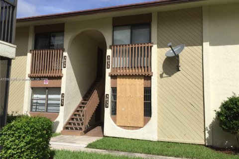 Condo in Coral Springs, Florida, 2 bedrooms  № 1887163 - photo 1