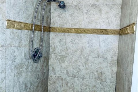 Condo in Coral Springs, Florida, 2 bedrooms  № 1887163 - photo 11