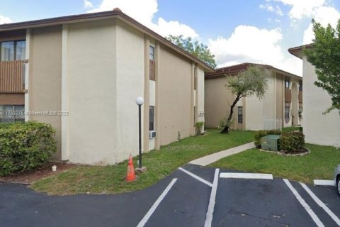 Condo in Coral Springs, Florida, 2 bedrooms  № 1887163 - photo 20