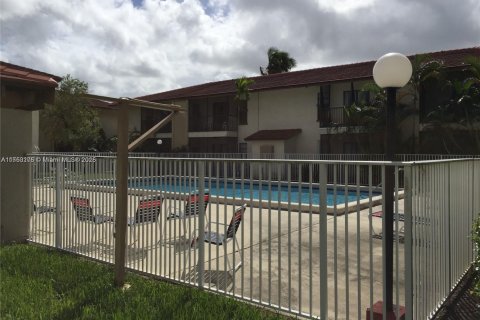 Condo in Coral Springs, Florida, 2 bedrooms  № 1887163 - photo 22