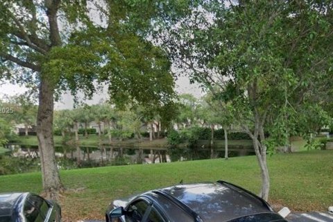 Condo in Coral Springs, Florida, 2 bedrooms  № 1887163 - photo 21