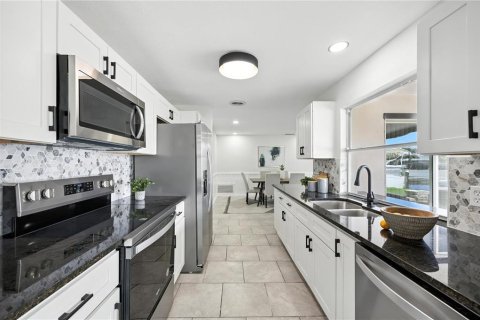 Casa en venta en Saint Petersburg, Florida, 4 dormitorios, 147.34 m2 № 1873435 - foto 10