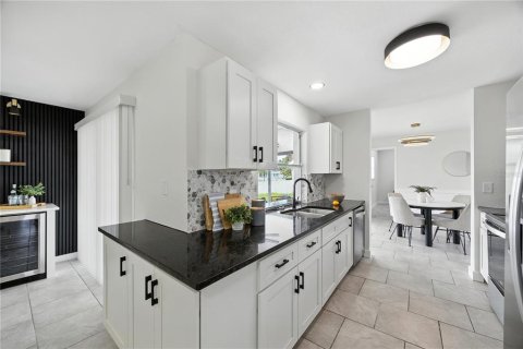 Casa en venta en Saint Petersburg, Florida, 4 dormitorios, 147.34 m2 № 1873435 - foto 11