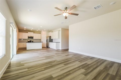 Villa ou maison à louer à Wildwood, Floride: 3 chambres, 194.63 m2 № 1751574 - photo 2