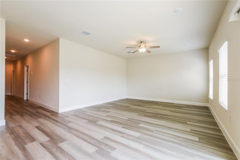 Villa ou maison à louer à Wildwood, Floride: 3 chambres, 194.63 m2 № 1751574 - photo 3