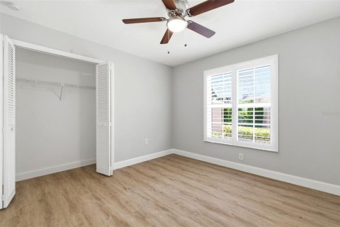House in Sarasota, Florida 3 bedrooms, 170.75 sq.m. № 2152214 - photo 16