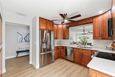 House in Sarasota, Florida 3 bedrooms, 170.75 sq.m. № 2152214 - photo 7
