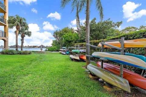 Купить кондоминиум в Хайполюксо, Флорида 2 спальни, 81.01м2, № 1922968 - фото 14