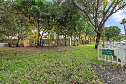 Купить кондоминиум в Хайполюксо, Флорида 2 спальни, 81.01м2, № 1922968 - фото 22