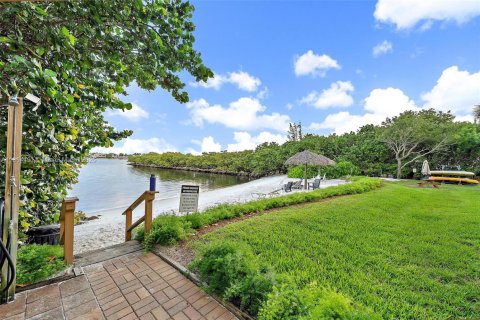 Купить кондоминиум в Хайполюксо, Флорида 2 спальни, 81.01м2, № 1922968 - фото 15