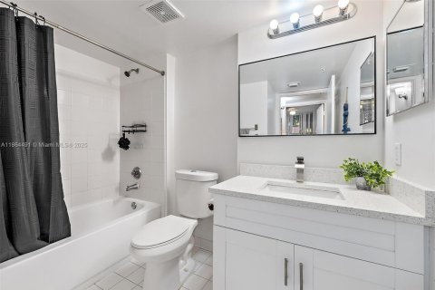 Купить кондоминиум в Хайполюксо, Флорида 2 спальни, 81.01м2, № 1922968 - фото 10