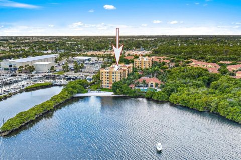 Купить кондоминиум в Хайполюксо, Флорида 2 спальни, 81.01м2, № 1922968 - фото 3