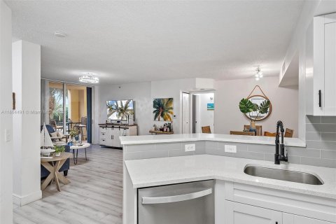 Купить кондоминиум в Хайполюксо, Флорида 2 спальни, 81.01м2, № 1922968 - фото 8