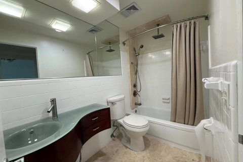Condo in Fort Lauderdale, Florida, 2 bedrooms  № 2429831 - photo 15