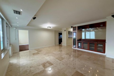 Condo in Fort Lauderdale, Florida, 2 bedrooms  № 2429831 - photo 8