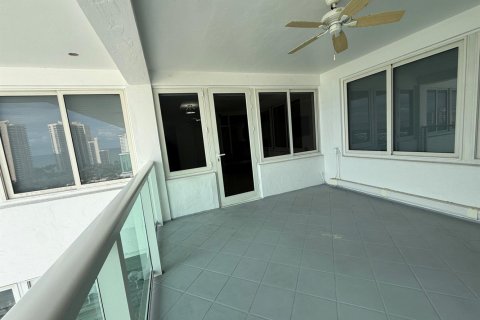 Condo in Fort Lauderdale, Florida, 2 bedrooms  № 2429831 - photo 16