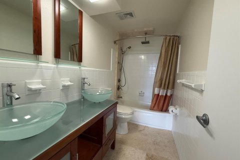 Condo in Fort Lauderdale, Florida, 2 bedrooms  № 2429831 - photo 12