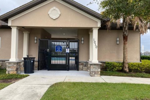 Townhouse in Davenport, Florida 4 bedrooms, 187.11 sq.m. № 1670899 - photo 17