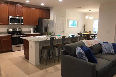 Townhouse in Davenport, Florida 4 bedrooms, 187.11 sq.m. № 1670899 - photo 2