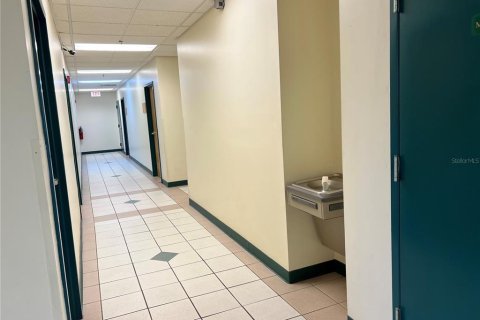 Propiedad comercial en alquiler en Orlando, Florida, 34.93 m2 № 1829483 - foto 3