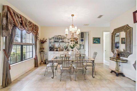 House in Clermont, Florida 4 bedrooms, 309.36 sq.m. № 2410059 - photo 14