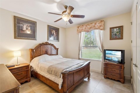 House in Clermont, Florida 4 bedrooms, 309.36 sq.m. № 2410059 - photo 21