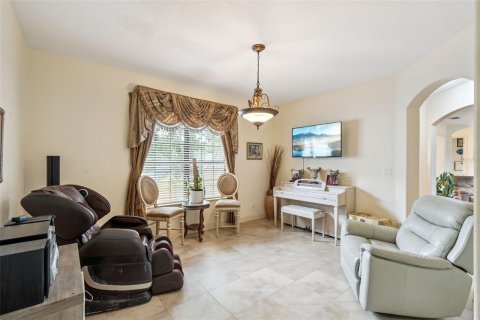 House in Clermont, Florida 4 bedrooms, 309.36 sq.m. № 2410059 - photo 12