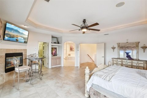 House in Clermont, Florida 4 bedrooms, 309.36 sq.m. № 2410059 - photo 10