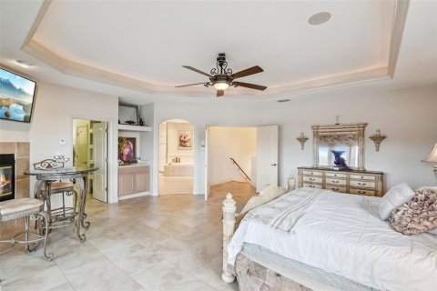 House in Clermont, Florida 4 bedrooms, 309.36 sq.m. № 2410059 - photo 24