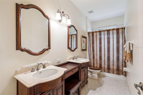 House in Clermont, Florida 4 bedrooms, 309.36 sq.m. № 2410059 - photo 27