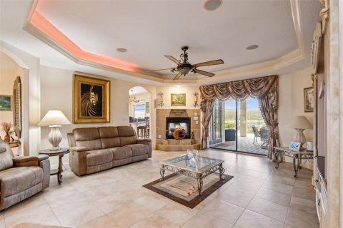 House in Clermont, Florida 4 bedrooms, 309.36 sq.m. № 2410059 - photo 9