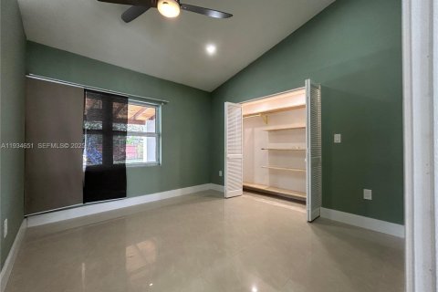 Casa en alquiler en Miami, Florida, 2 dormitorios, 150.97 m2 № 1992841 - foto 11