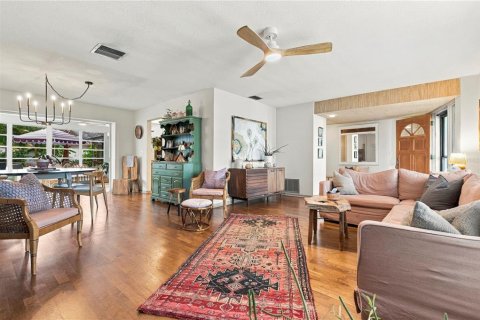 Villa ou maison à vendre à Largo, Floride: 4 chambres, 198.35 m2 № 2410447 - photo 14