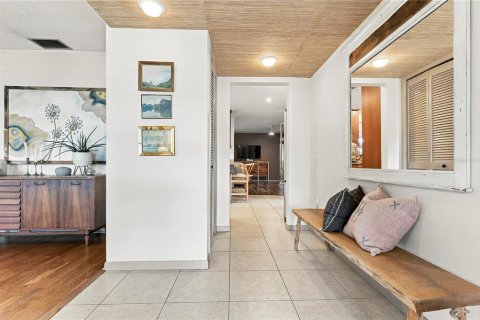 Villa ou maison à vendre à Largo, Floride: 4 chambres, 198.35 m2 № 2410447 - photo 11