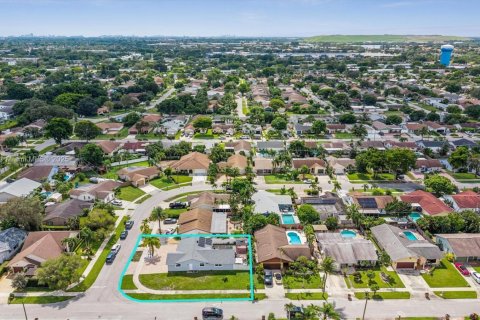 Casa en venta en Deerfield Beach, Florida, 3 dormitorios, 121.61 m2 № 1946080 - foto 25