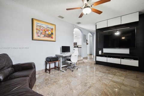 Casa en venta en Deerfield Beach, Florida, 3 dormitorios, 121.61 m2 № 1946080 - foto 10